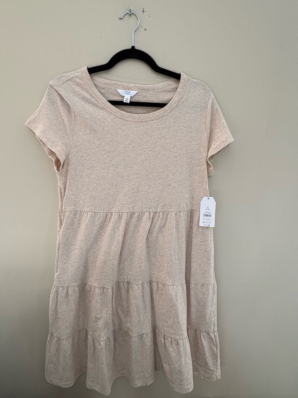 Time and Tru Women's Tiered Short Sleeve Dress in Light Beige